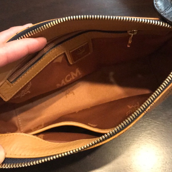 MCM crossbody - NEW! - Picture 3 of 3